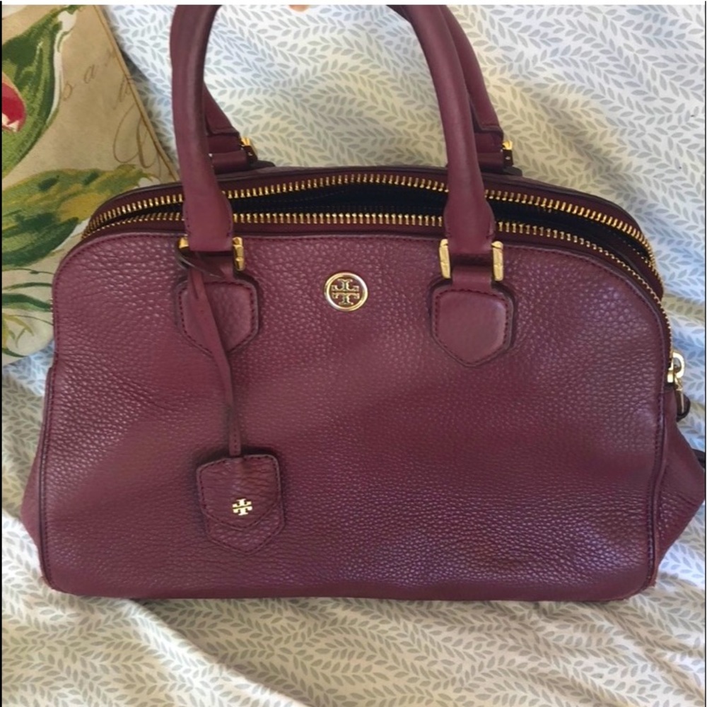 Tory Burch Burgundy Leather Purse!!👜